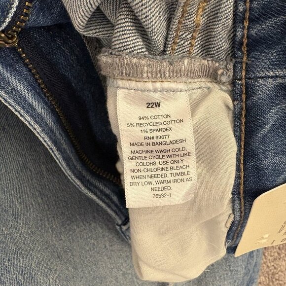 a.n.a Women's Boyfriend Jeans Plus Size 22 W Blue Mid Rise Distressed NWT $59 - Picture 4 of 16